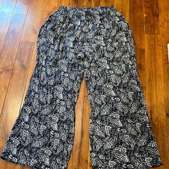 Catherines Navy Blue and White Floral Wide-Leg Soft Pants - Picture 1 of 7